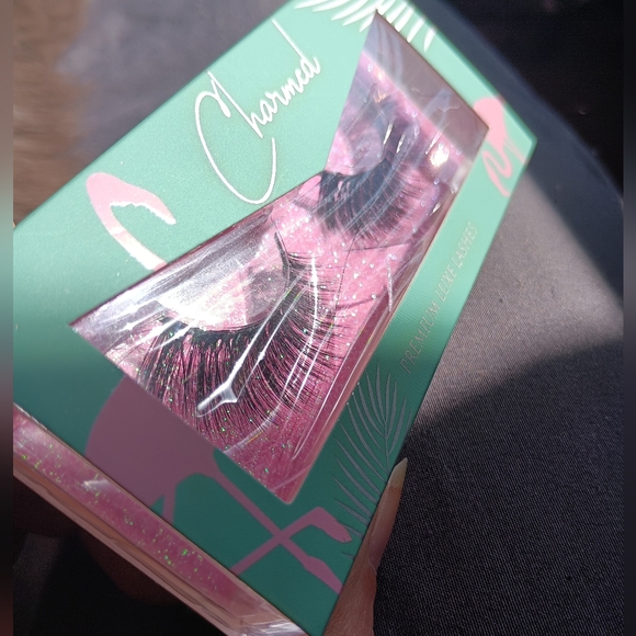 Hank & Henry Charmed Premium Luxe Lashes - Picture 3 of 4